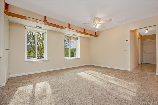 10 Aspen Court 10, Coram, NY 11727