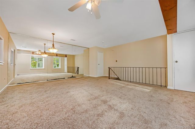 10 Aspen Court 10, Coram, NY 11727