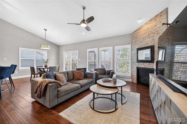 956 Ridgepointe Place Circle, Lake St Louis, MO 63367