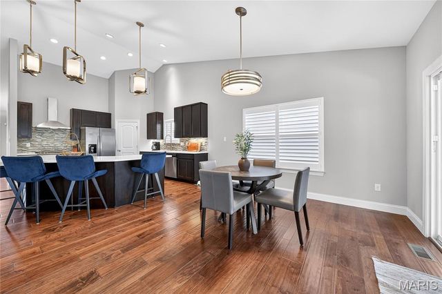 956 Ridgepointe Place Circle, Lake St Louis, MO 63367