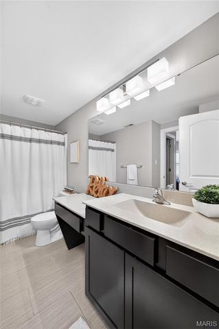 956 Ridgepointe Place Circle, Lake St Louis, MO 63367