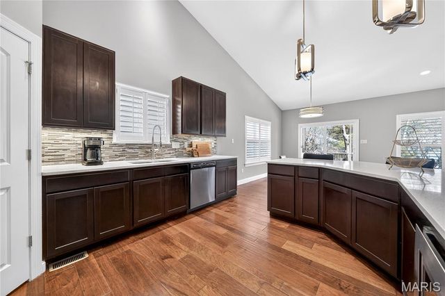 956 Ridgepointe Place Circle, Lake St Louis, MO 63367