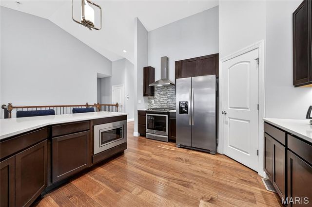 956 Ridgepointe Place Circle, Lake St Louis, MO 63367