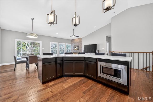 956 Ridgepointe Place Circle, Lake St Louis, MO 63367