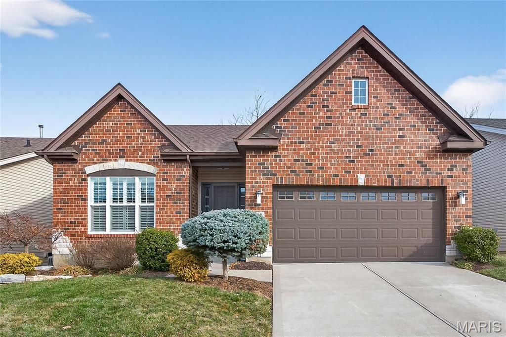 956 Ridgepointe Place Circle, Lake St Louis, MO 63367