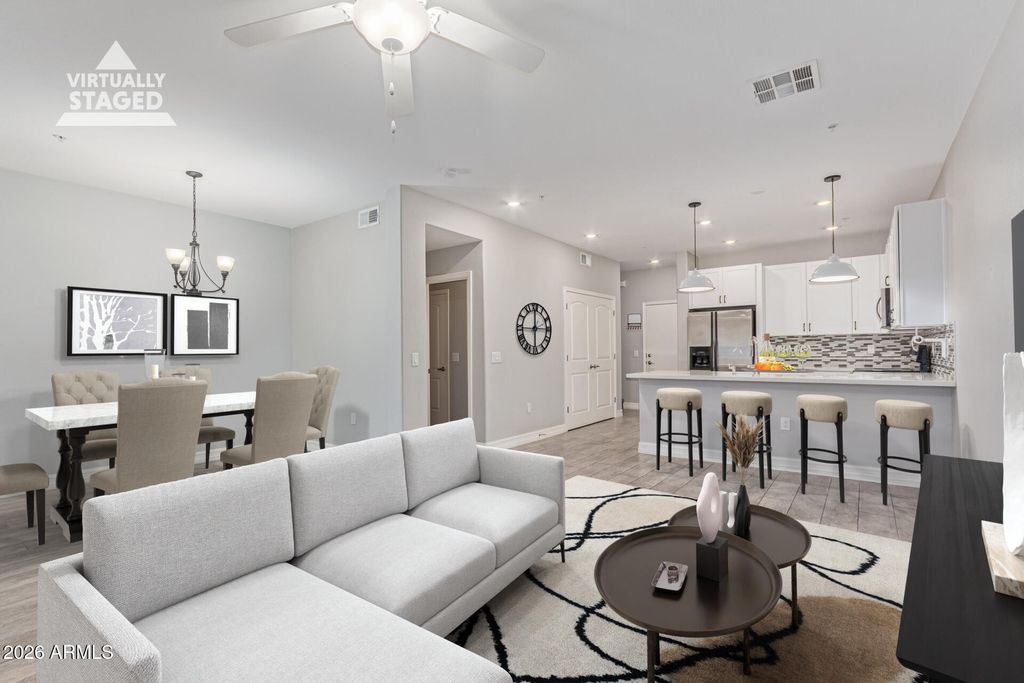 2821 S SKYLINE Drive S 172, Mesa, AZ 85212