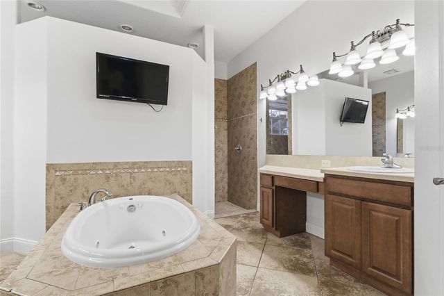 2514 MARTUCCI, Seffner, FL 33584