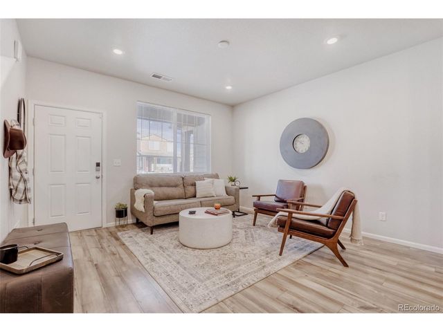 6089 N Liverpool St, Aurora, CO 80019