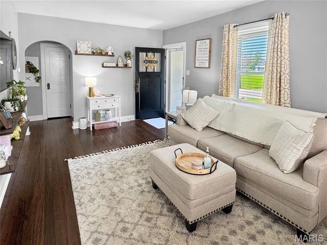 604 Madison Avenue, Washington, MO 63090