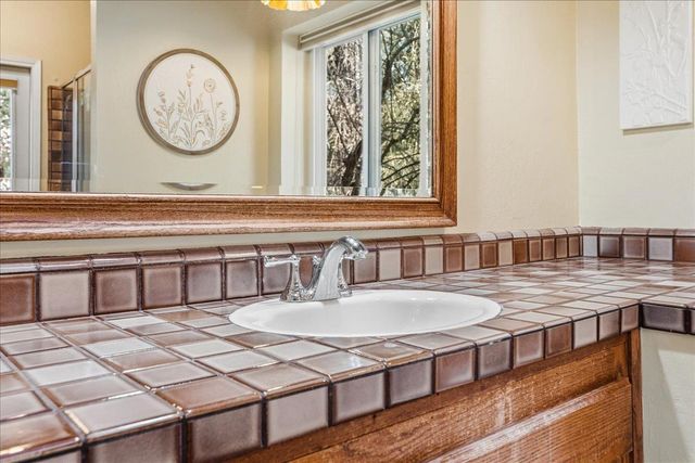 5621 Saw Mill Rd, Placerville, CA 95667