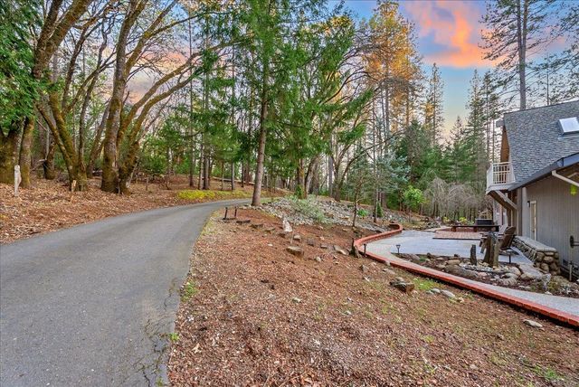 5621 Saw Mill Rd, Placerville, CA 95667