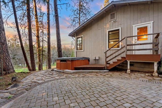 5621 Saw Mill Rd, Placerville, CA 95667