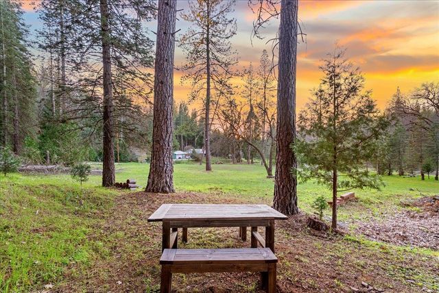 5621 Saw Mill Rd, Placerville, CA 95667