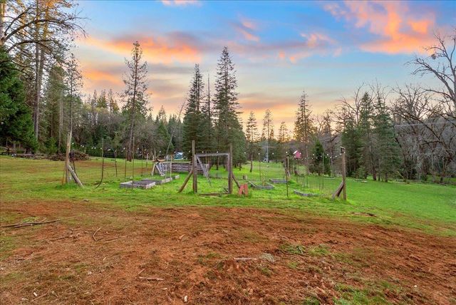 5621 Saw Mill Rd, Placerville, CA 95667
