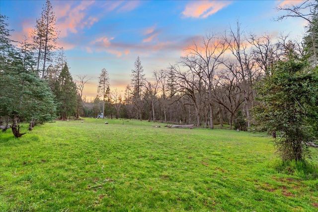 5621 Saw Mill Rd, Placerville, CA 95667