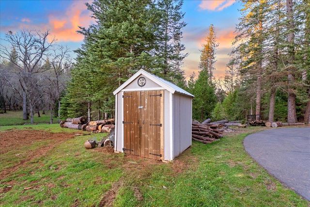 5621 Saw Mill Rd, Placerville, CA 95667
