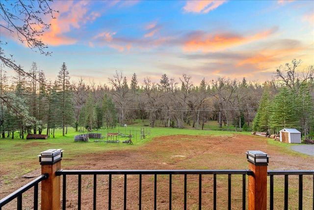 5621 Saw Mill Rd, Placerville, CA 95667