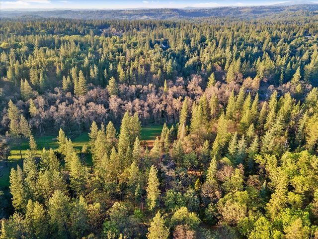 5621 Saw Mill Rd, Placerville, CA 95667