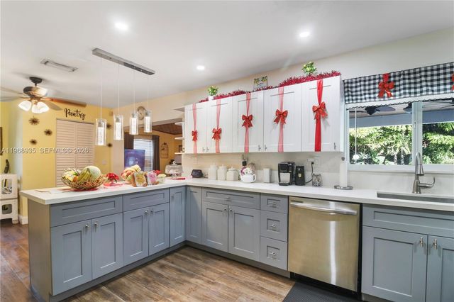 16323 SW 103rd Pl, Miami, FL 33157