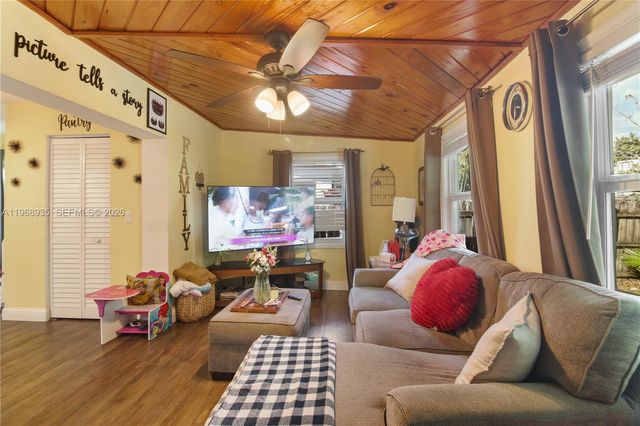 16323 SW 103rd Pl, Miami, FL 33157