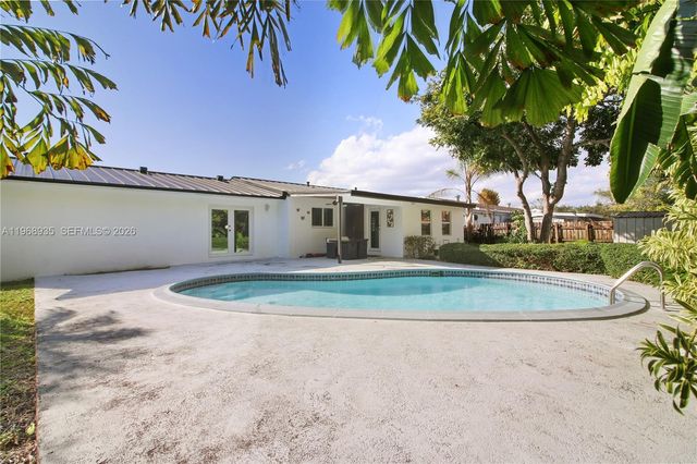 16323 SW 103rd Pl, Miami, FL 33157