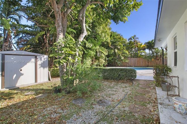 16323 SW 103rd Pl, Miami, FL 33157