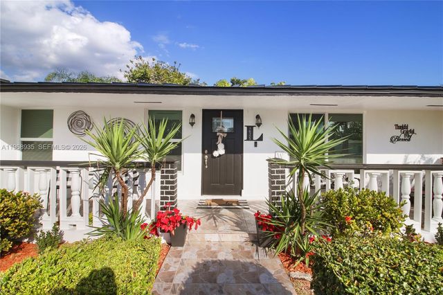 16323 SW 103rd Pl, Miami, FL 33157