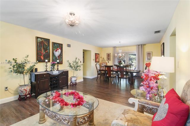 16323 SW 103rd Pl, Miami, FL 33157