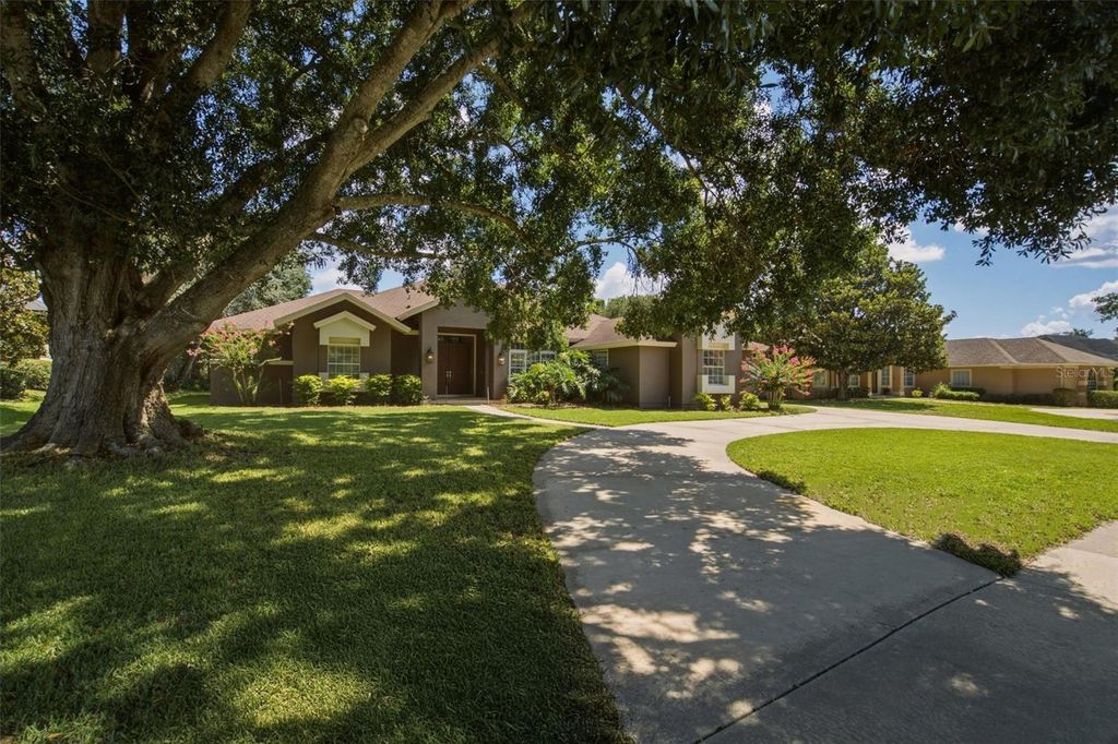 Image 11 of property listing at 2260 LANGLEY CIRCLE, Orlando, FL 32835