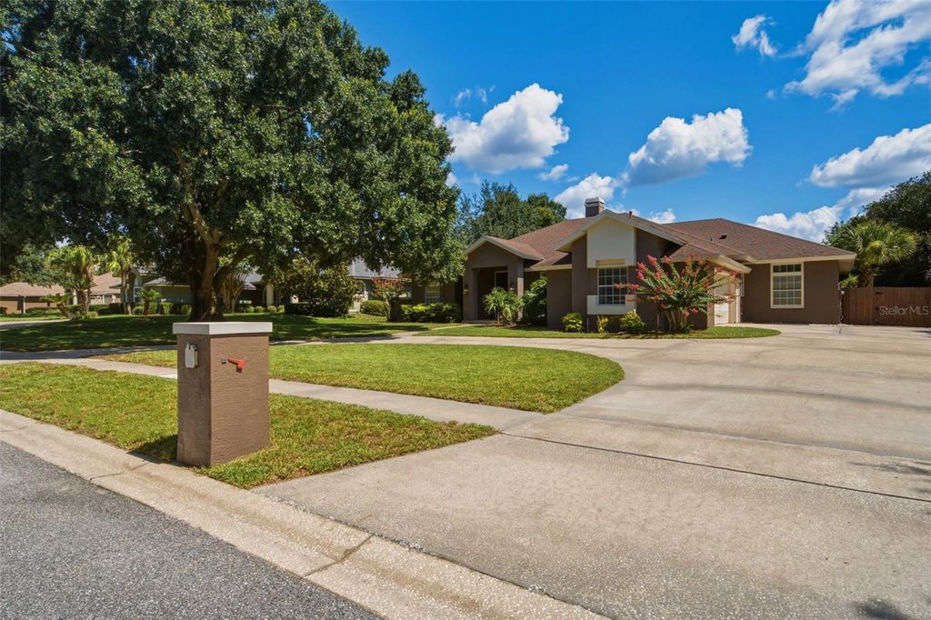 Image 41 of property listing at 2260 LANGLEY CIRCLE, Orlando, FL 32835
