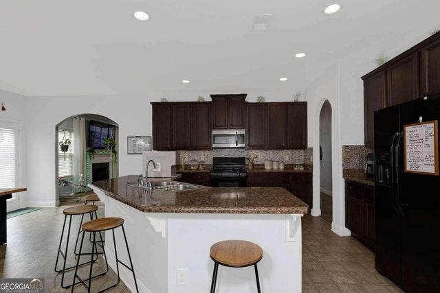 147 Stocks Circle, West Point, GA 31833