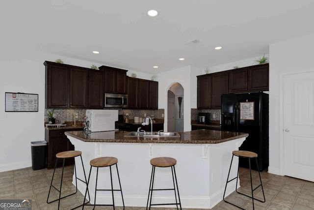 147 Stocks Circle, West Point, GA 31833