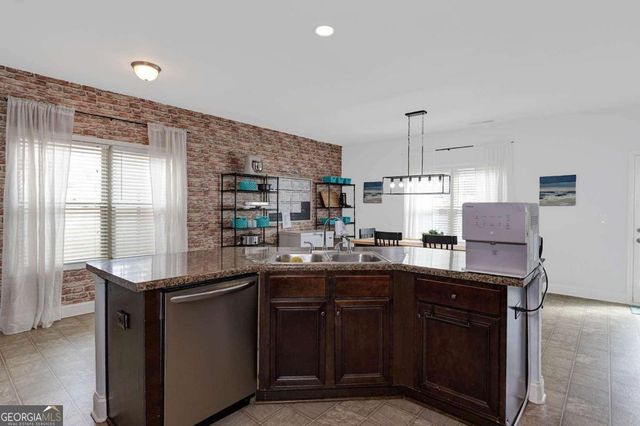 147 Stocks Circle, West Point, GA 31833