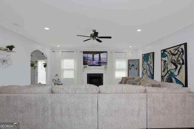 147 Stocks Circle, West Point, GA 31833