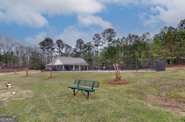 147 Stocks Circle, West Point, GA 31833