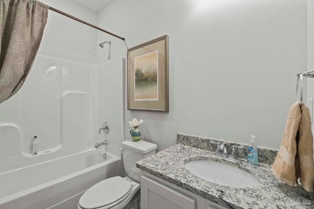 8586 Bluebell St, Milton, FL 32583