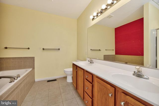 204 RIDGEVIEW DR, Morgantown, PA 19543