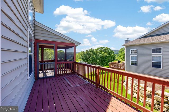 204 RIDGEVIEW DR, Morgantown, PA 19543
