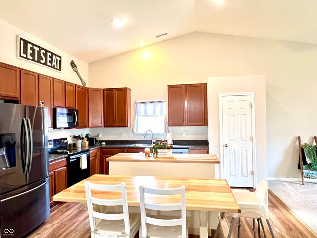 1345 W Jade Drive, Fortville, IN 46040