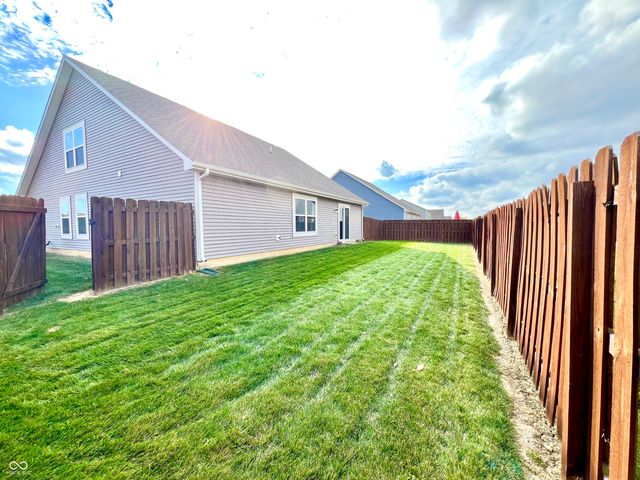 1345 W Jade Drive, Fortville, IN 46040