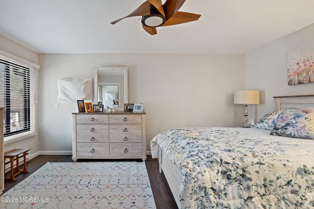 125 Amberly Drive F, Manalapan, NJ 07726