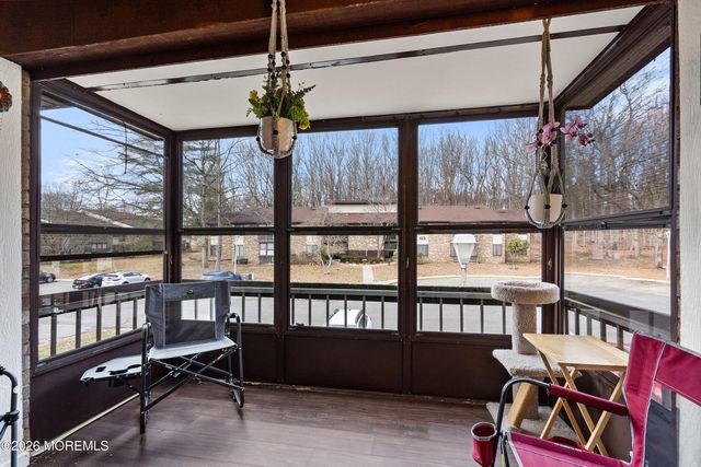 125 Amberly Drive F, Manalapan, NJ 07726