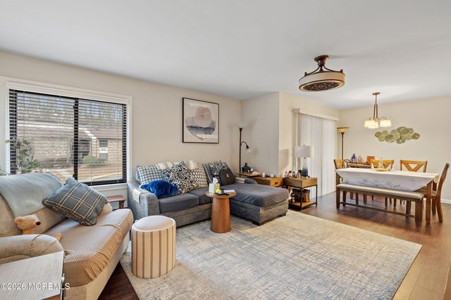 125 Amberly Drive F, Manalapan, NJ 07726