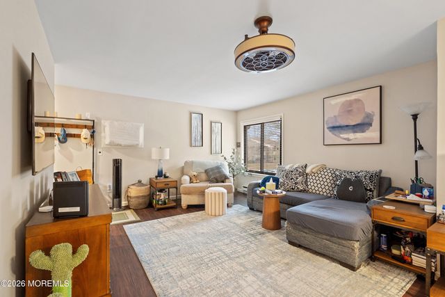 125 Amberly Drive F, Manalapan, NJ 07726