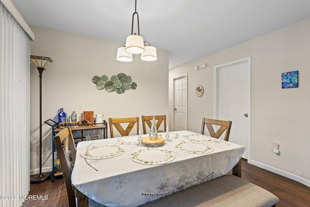 125 Amberly Drive F, Manalapan, NJ 07726