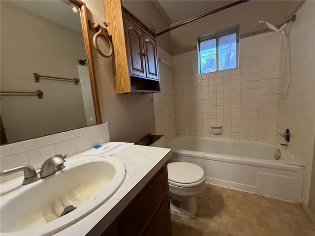 16004 Hickory Drive, Rogers, AR 72756