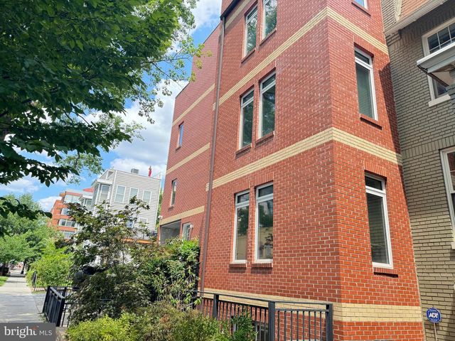 915 3RD STREET, Washington, DC 20002