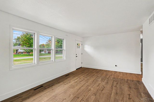 3905 Lauckner Lane, Freeland, MI 48623