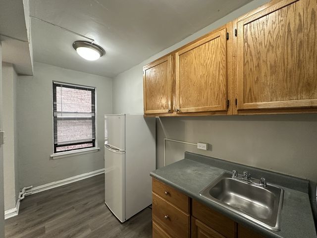 661 W Sheridan Road 310, Chicago, IL 60613