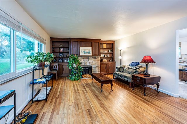 9624 Babcock Blvd, Mccandless, PA 15101
